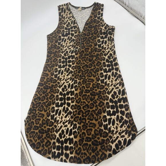 Love Heart Chesley Dresses & Skirts - Woman’s Dress S Cheetah Print Brown Dip Hem Love ❤️ Chesley Read Description